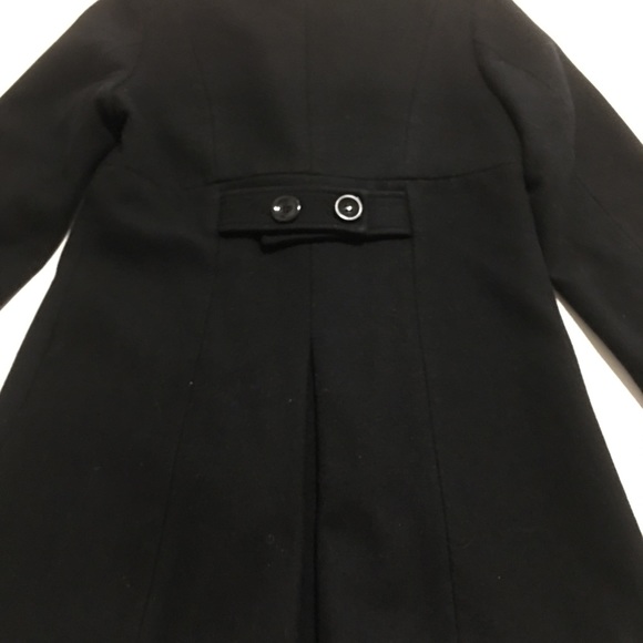 Black Coat - Picture 6 of 7